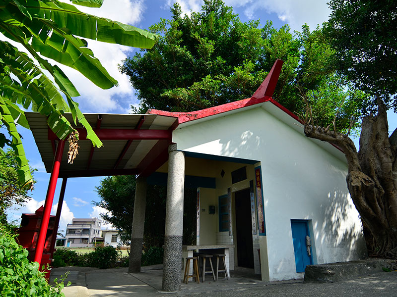 義民爺與伯公(土地公)祭祀維繫著客家情感與精神，圖為長屋伯公廟