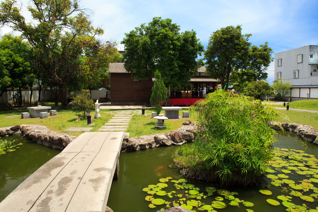 慶修院水池