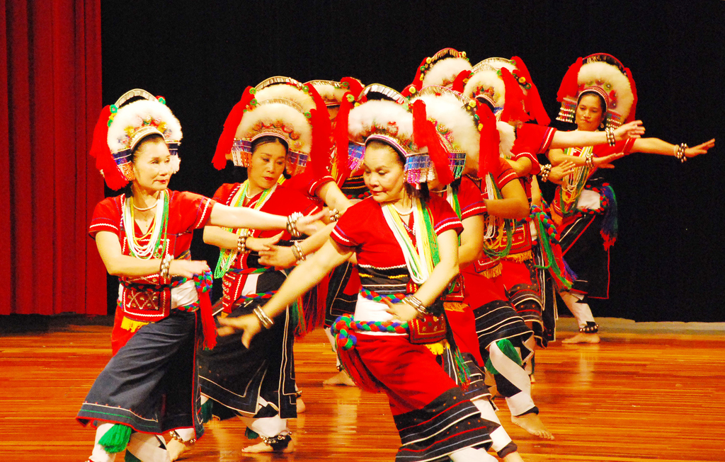 阿美族文物館內的傳統舞蹈演出，贏得各界好評